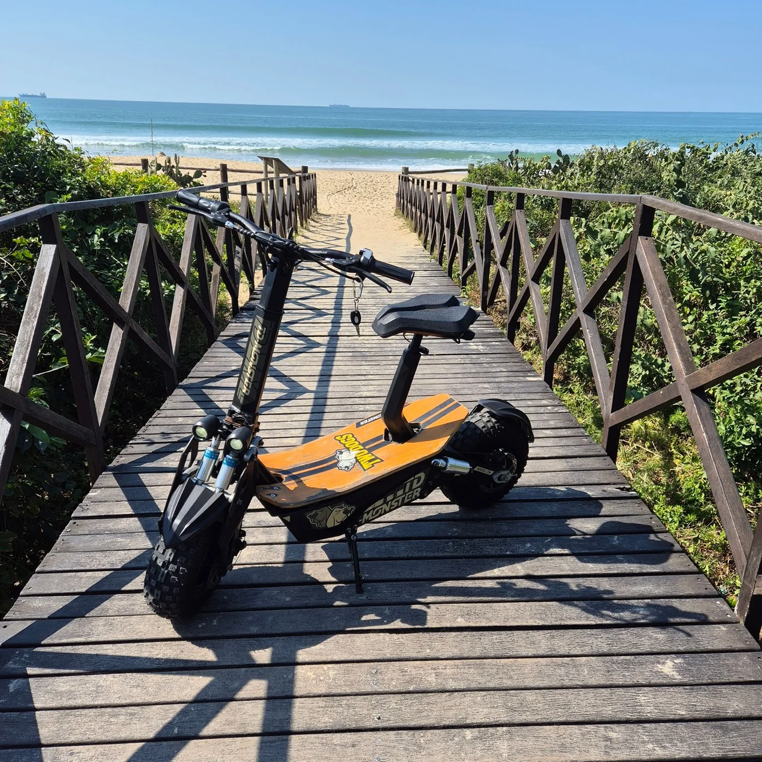 Patinete Monster seminovo megabrava