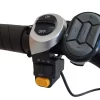 Comandos da Bicicleta Elétrica Onesport X7 1000W com botões de farol, buzina, setas e liga/desliga no guidão